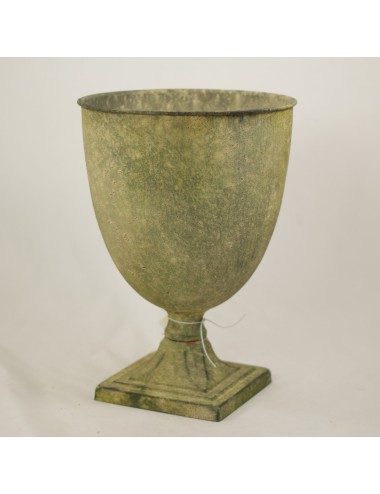 Osłonka kielich na kwadratowej podstawie