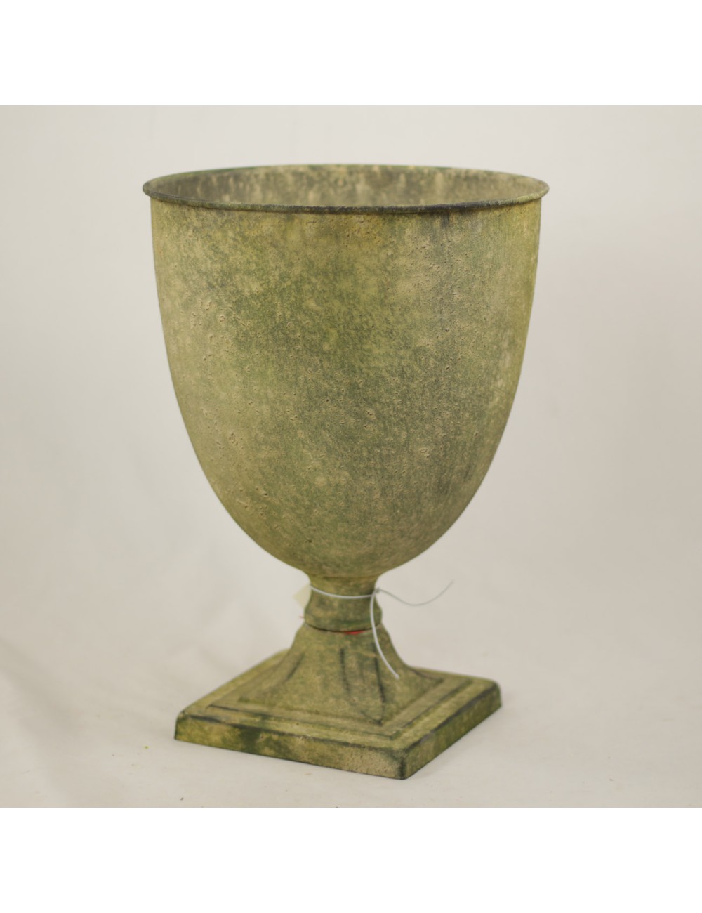 Osłonka kielich na kwadratowej podstawie