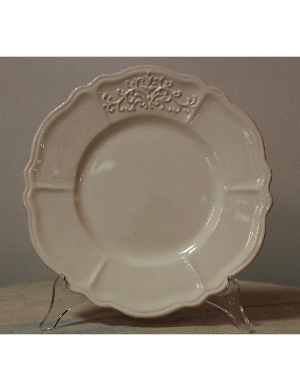 Talerz obiadowy z aplikacją